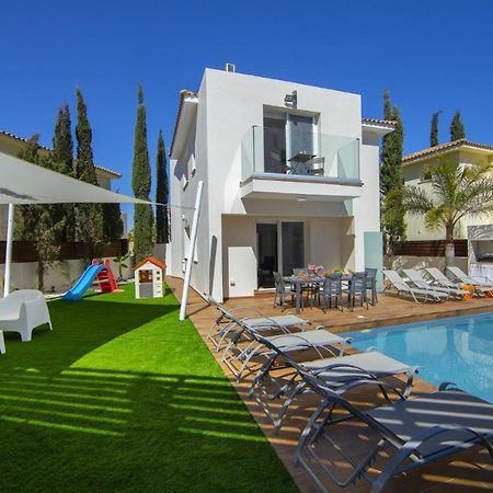 Tsokkos Family Villa - Pool Garden 2' Walk To Beach Protaras Bagian luar foto