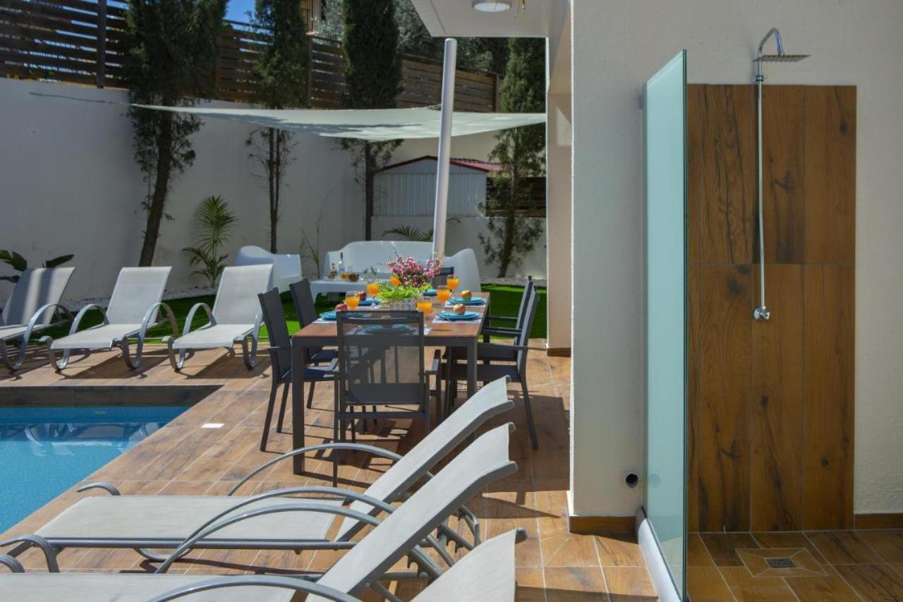 Tsokkos Family Villa - Pool Garden 2' Walk To Beach Protaras Bagian luar foto