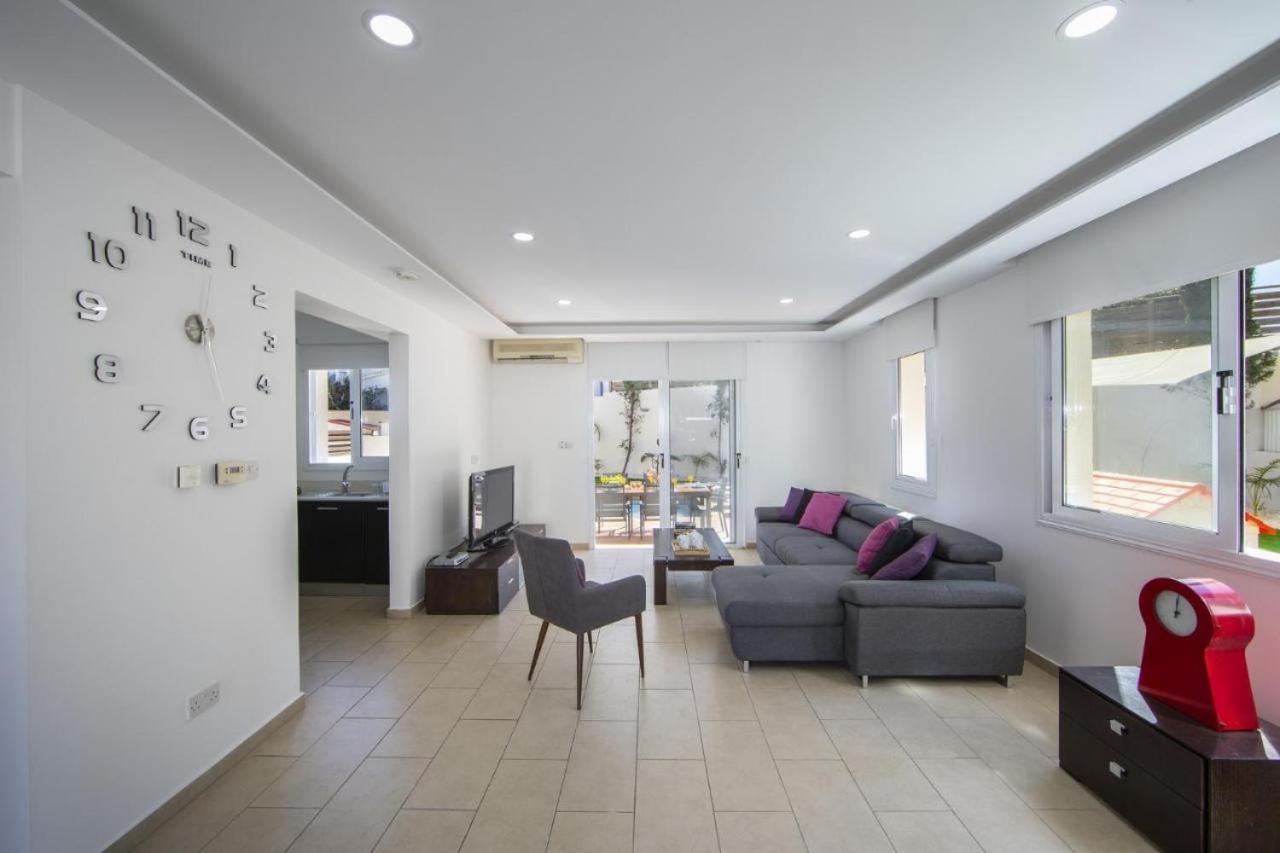 Tsokkos Family Villa - Pool Garden 2' Walk To Beach Protaras Bagian luar foto