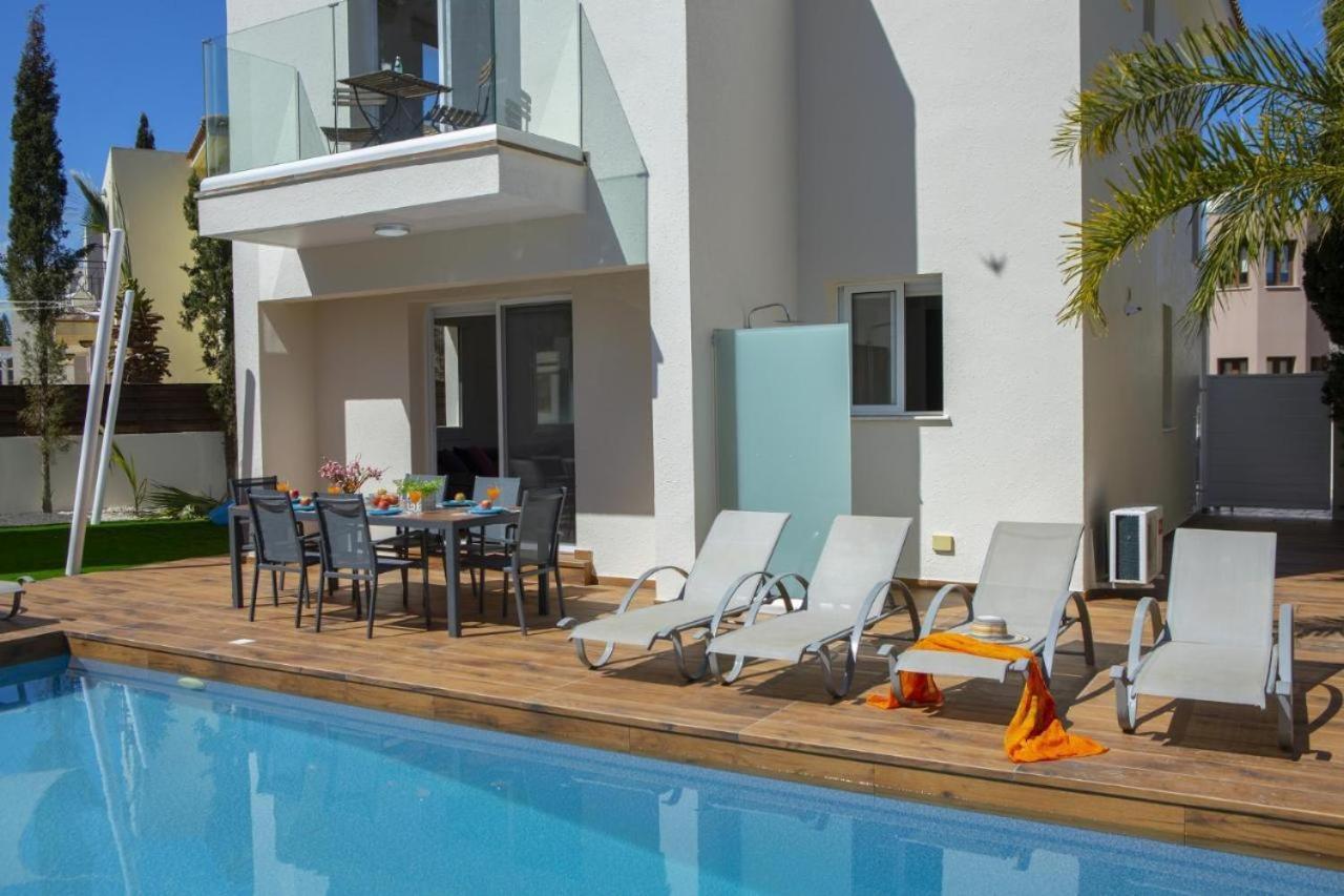 Tsokkos Family Villa - Pool Garden 2' Walk To Beach Protaras Bagian luar foto