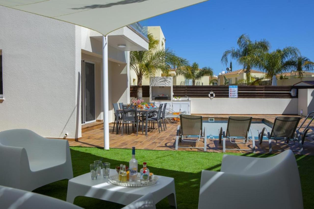 Tsokkos Family Villa - Pool Garden 2' Walk To Beach Protaras Bagian luar foto