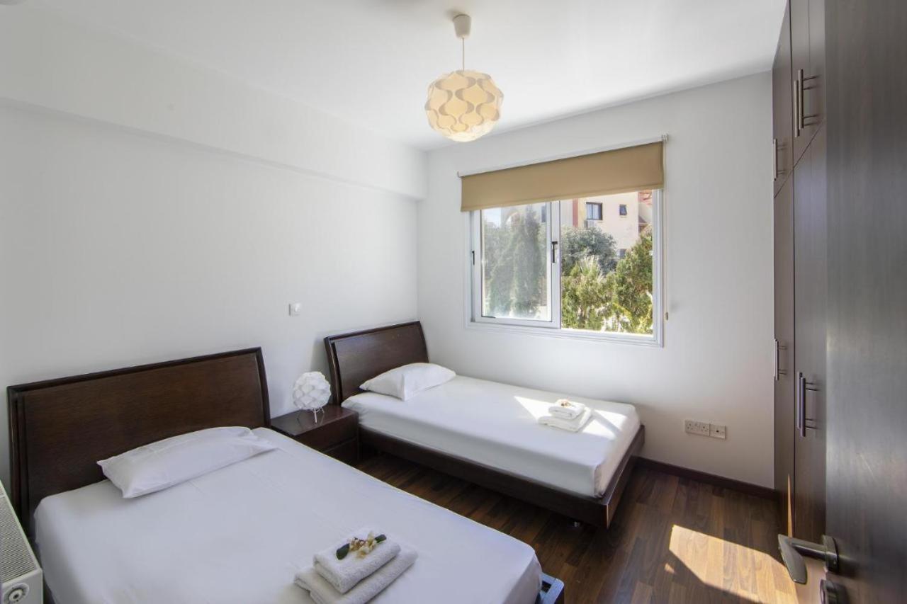Tsokkos Family Villa - Pool Garden 2' Walk To Beach Protaras Bagian luar foto