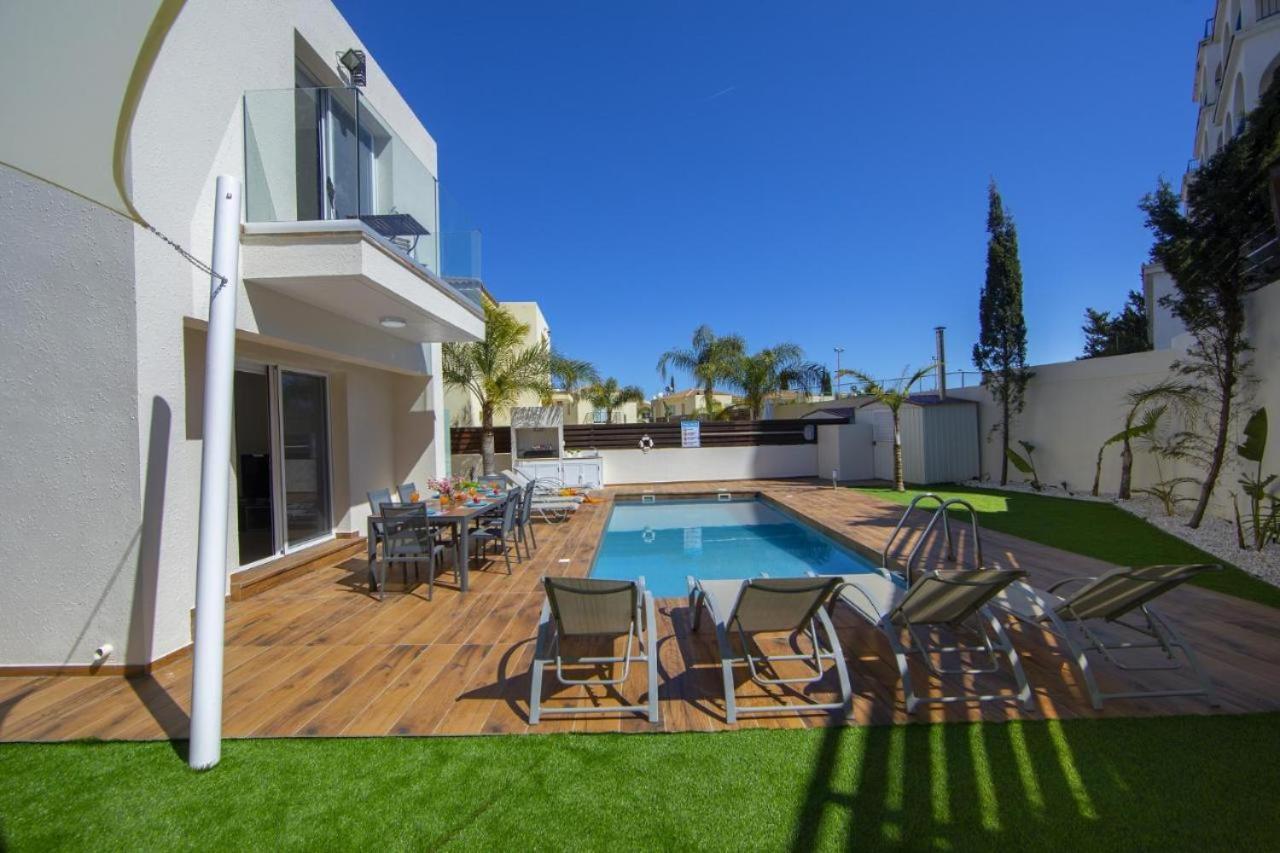 Tsokkos Family Villa - Pool Garden 2' Walk To Beach Protaras Bagian luar foto