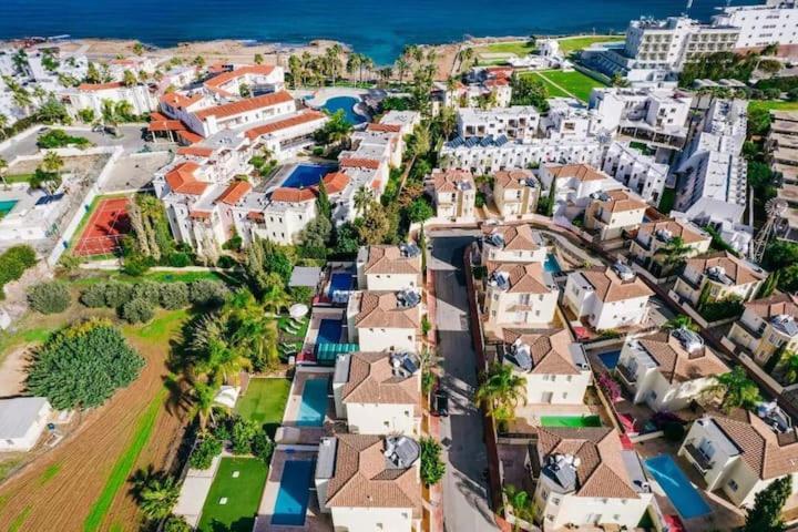 Tsokkos Family Villa - Pool Garden 2' Walk To Beach Protaras Bagian luar foto